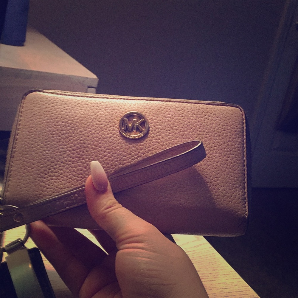 Michael kors wallet